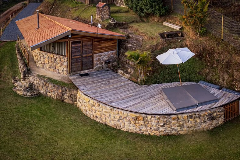 Cabana Lobo Guará - com banheira de hidromassagem