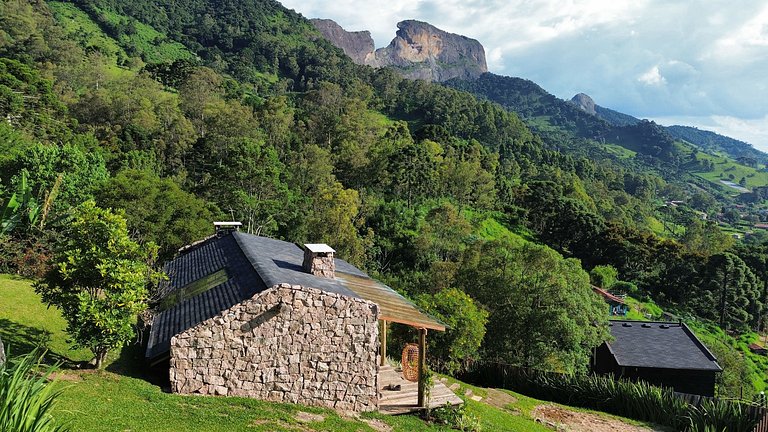 Cabana Rinoceronte - banheira com vista para Pedra do Baú