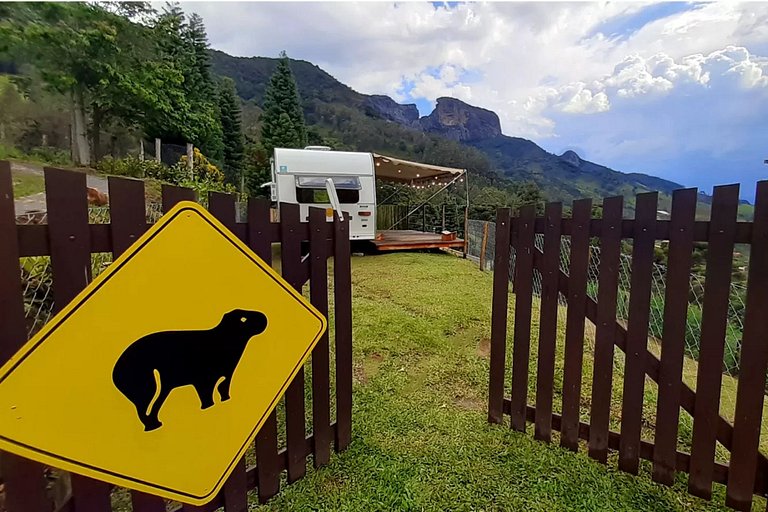 Trailer Capivara - com banheira de hidromassagem